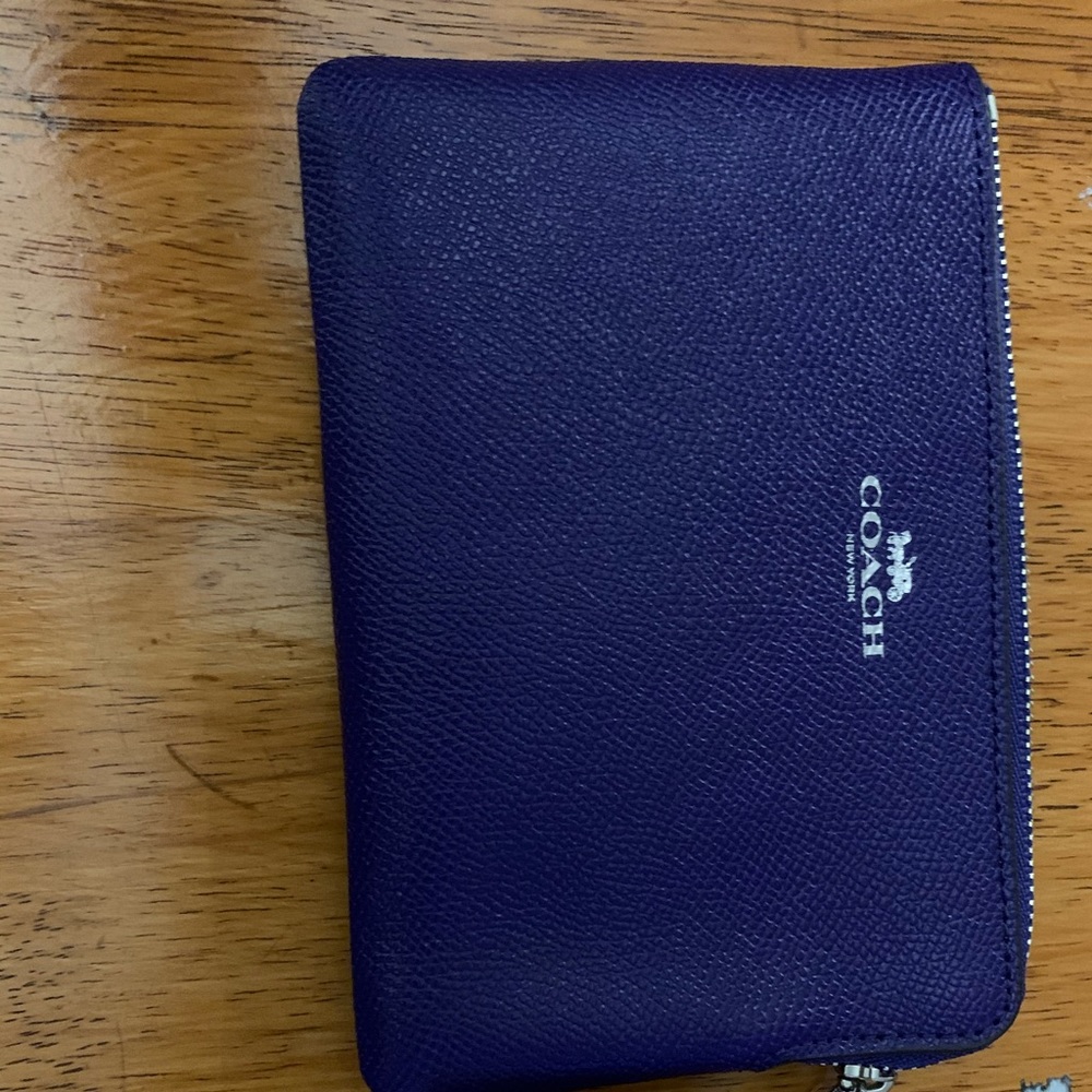 Coach - Picture 2 of 3